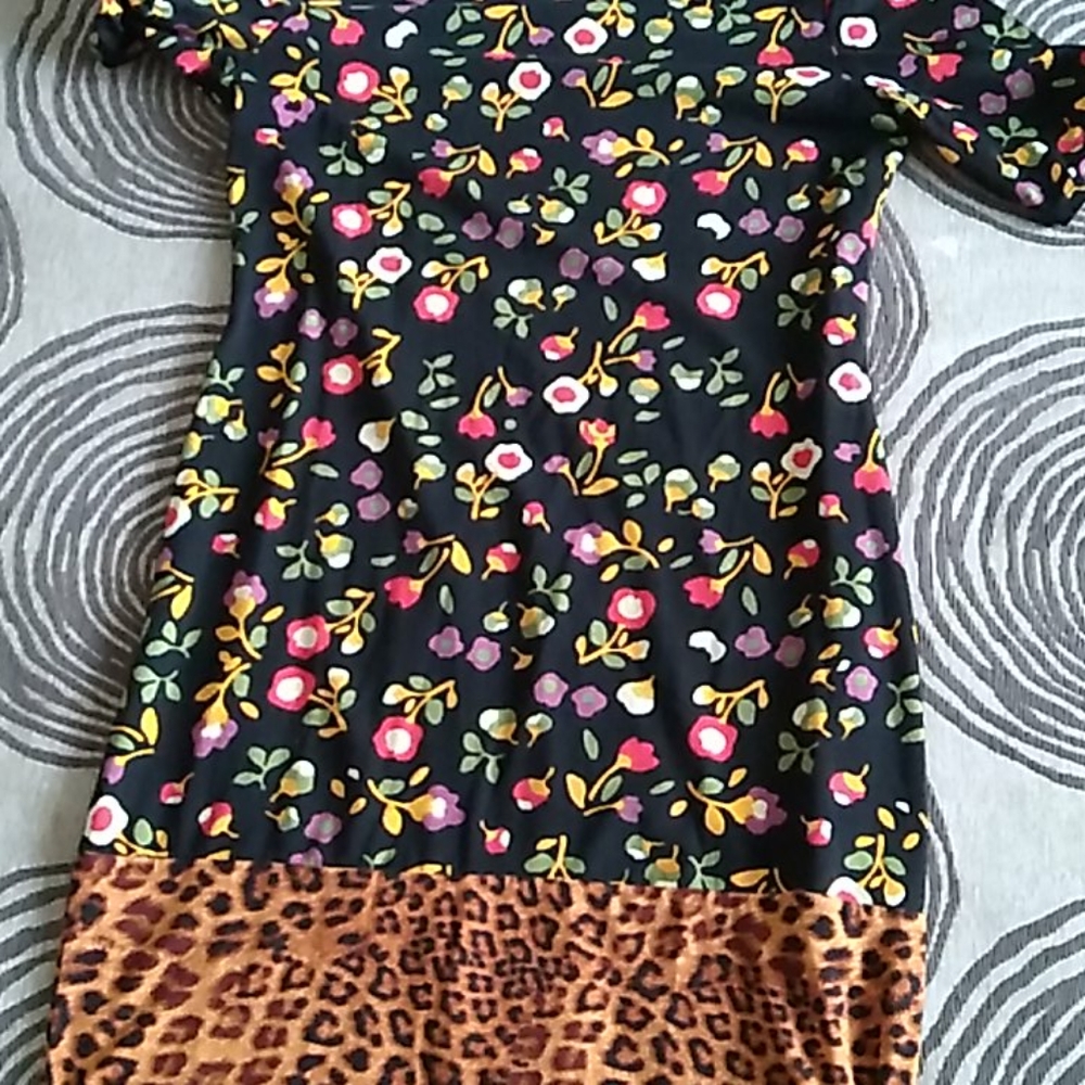 Dress - Picture 2 of 2